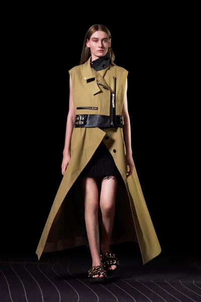 Look 13